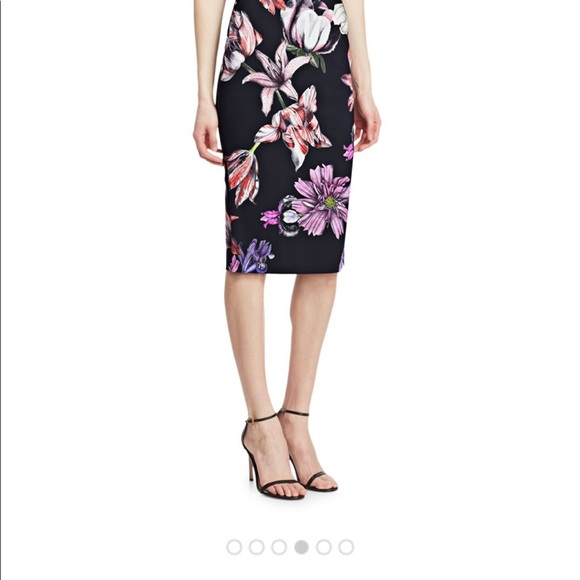 La petite robe chairs Boni now $350 wore once.. It was a hit the other evening. - Picture 3 of 5